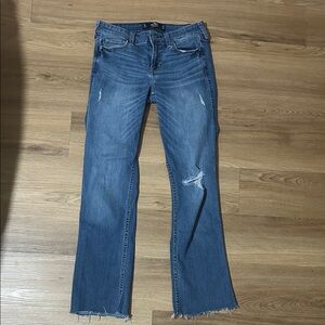 Hollister low rise Jeans in Distressed Denim Blue Size 7R